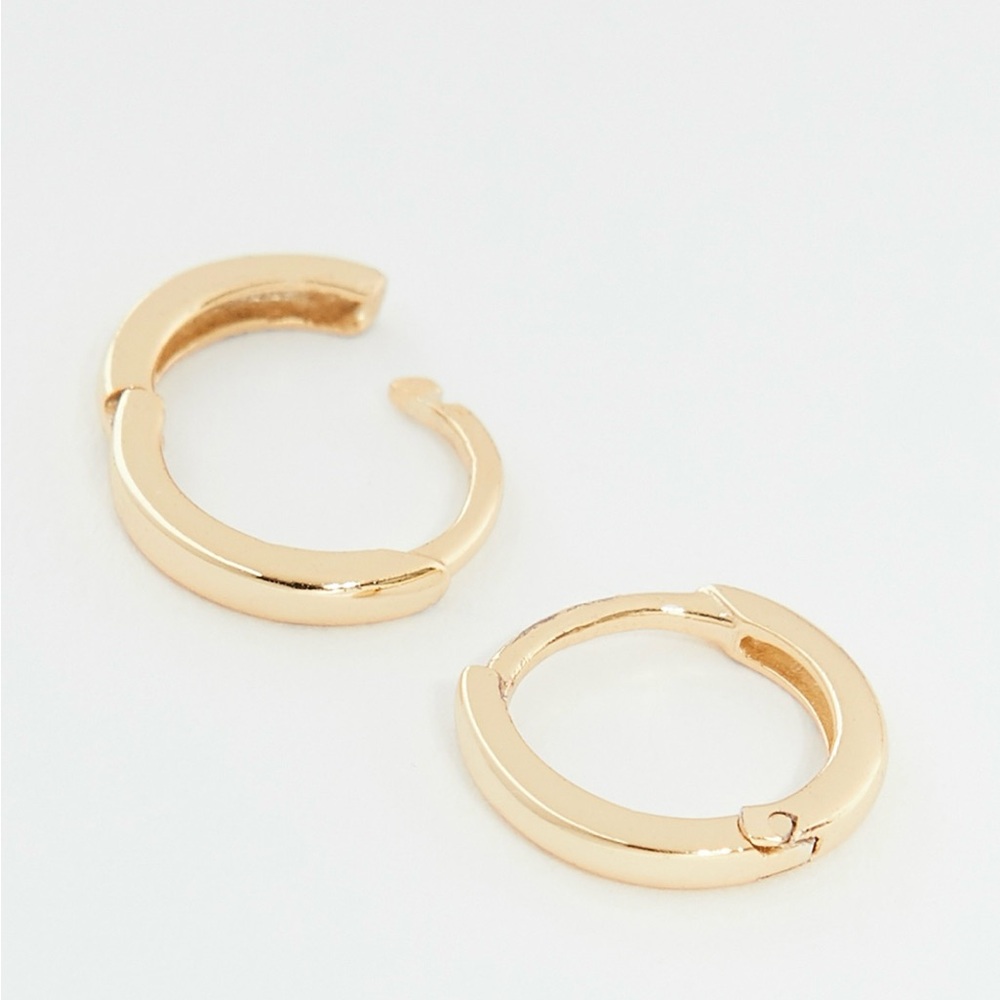 NWT SHASHI Katrina hoop earrings